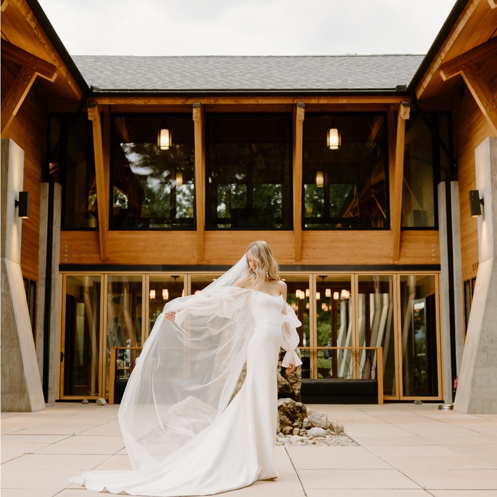 Vagabond Cream Off-Shoulder Wedding Gown